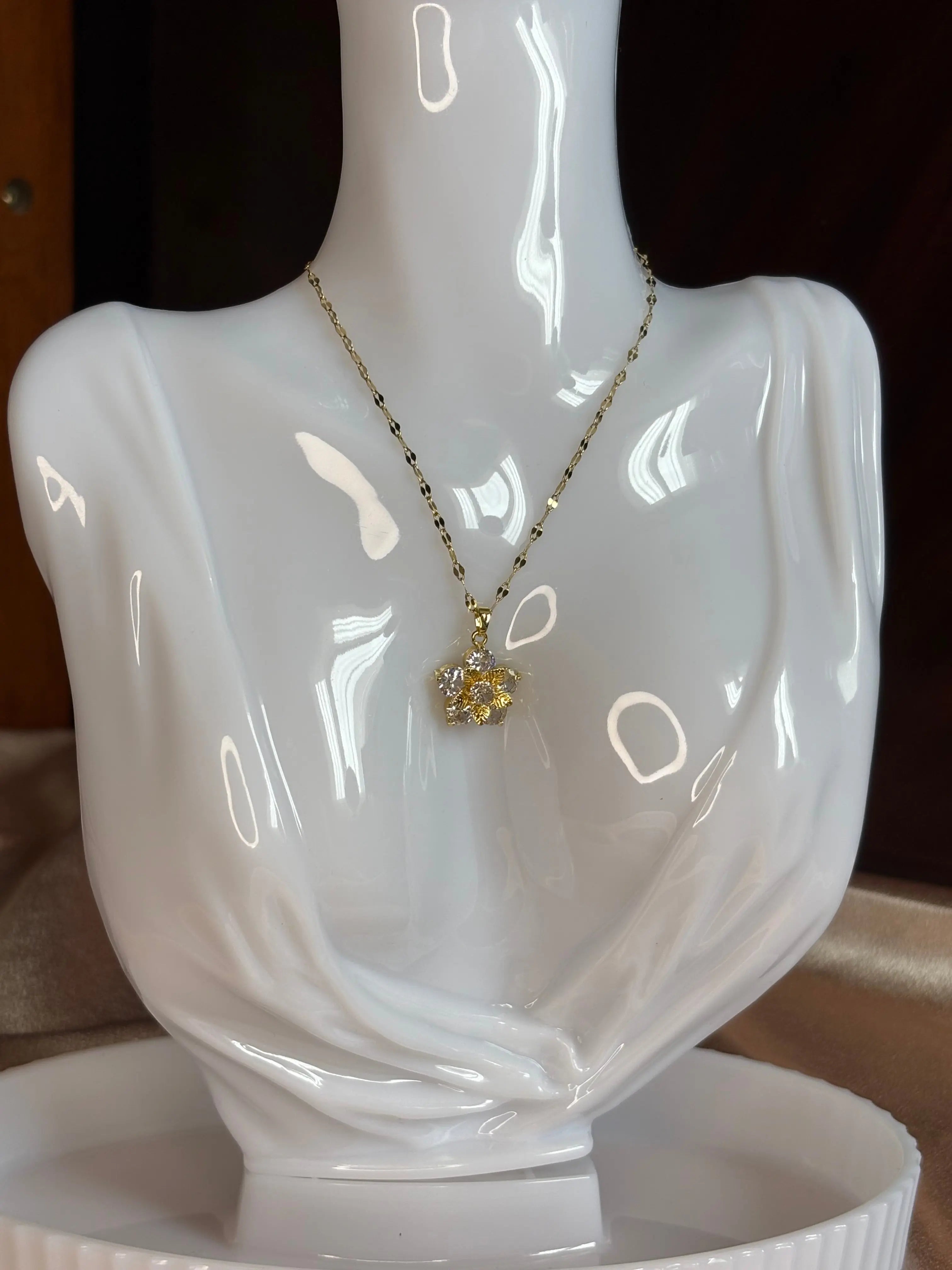 Collier Fleur De Givre - Sani Jewelry